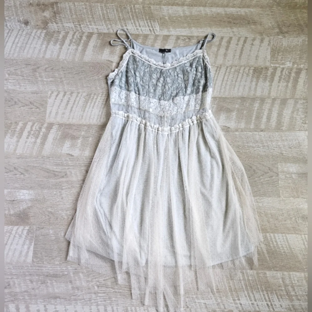 NWT Archer+Arrow Lace Overlay Midi Dress - Picture 4 of 16